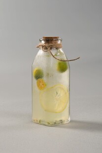 柠檬青提玻璃瓶饮品