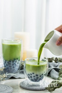 抹茶珍珠饮品制作瞬间