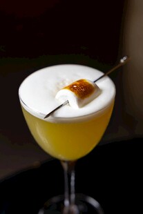 精致泡沫鸡尾酒