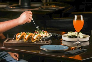美味烧烤搭配特色饮品
