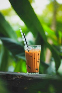 泰式奶茶 饮品 杯子 吸管 冰