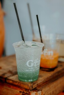 清新渐变色彩鸡尾酒