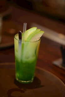 绿色苹果鸡尾酒