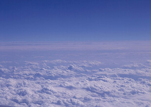 高空俯瞰云海美景