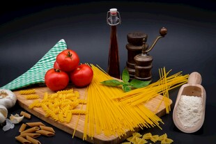意大利面食食材与调料组合