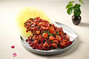 辣子鸡炒龙虾尾