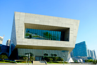 现代风格的独特建筑外观