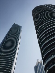 现代摩天大楼城市天际线