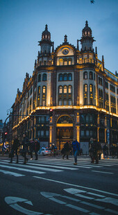 欧式繁华街景建筑夜景