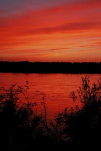 湖畔绚丽夕阳美景