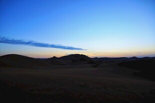 沙漠黄昏美景