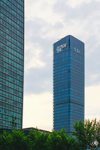 城市中的摩天大楼景观