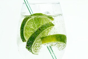 青柠气泡水清爽夏日饮品