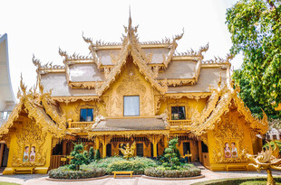 泰国华丽金色寺庙建筑