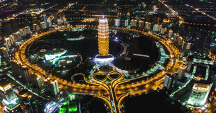 城市璀璨夜景俯瞰图