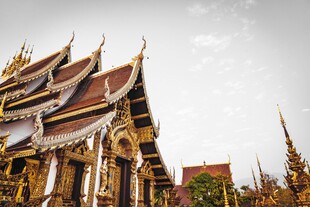 泰国华丽寺庙建筑景观
