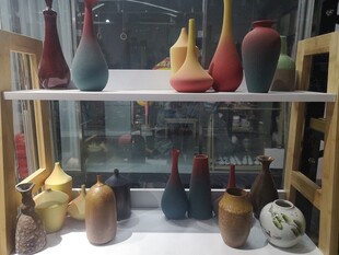 多彩陶艺摆件陈列展示