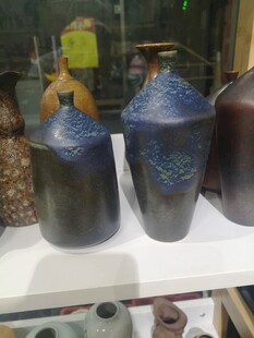 古朴陶瓷罐展示