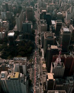 俯瞰繁华都市建筑群