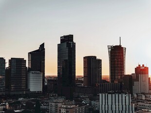 城市天际线黄昏美景