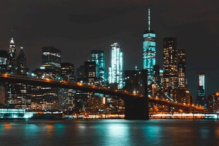 纽约夜景中的桥梁与摩天楼