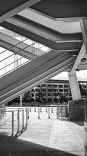 现代建筑内部空间结构
