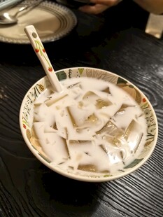 一碗美味的冰粉