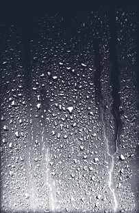 雨夜窗玻璃上的晶莹雨滴