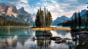 宁静绝美湖景