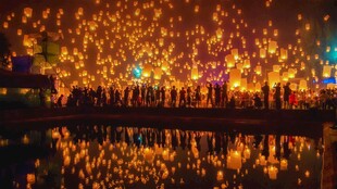 孔明灯夜景