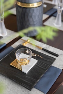 精致中式餐具摆盘