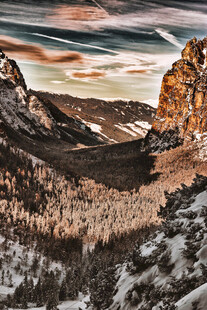 壮丽山脉雪景