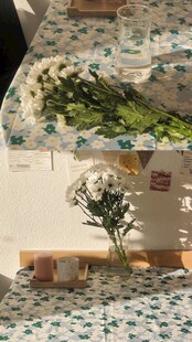 碎花桌布白菊治愈桌面