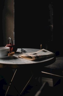 暗调茶报闲坐