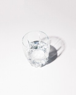 透明玻璃杯