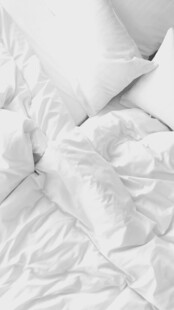柔软白色床品细节特写