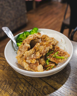美味炸鸡盖饭
