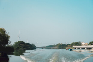 河流上的船只