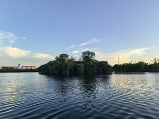 湖畔美景