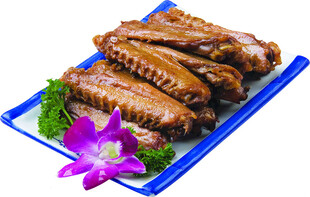美味卤鸭翅摆拍