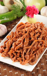 美味香辣鸭肠