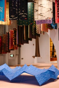 多彩织物展示