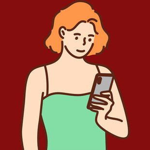 女子专注看手机画面