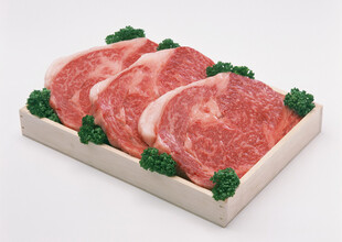 新鲜切片牛肉摆盘展示