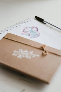 手工精美信封与绘画工具