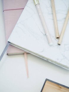 简约文具组合展示