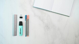 简约文具摆拍