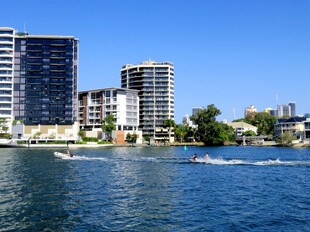 黄金海岸海滨内湾风景