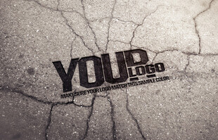裂纹背景上的YOUR logo