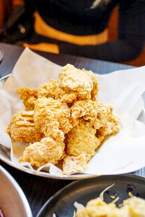 美味酥脆的炸鸡诱人呈现